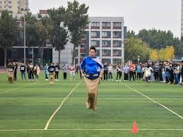 湖人险胜步行者！湖人赛后传来两个好消息，40岁詹姆斯再创神迹！